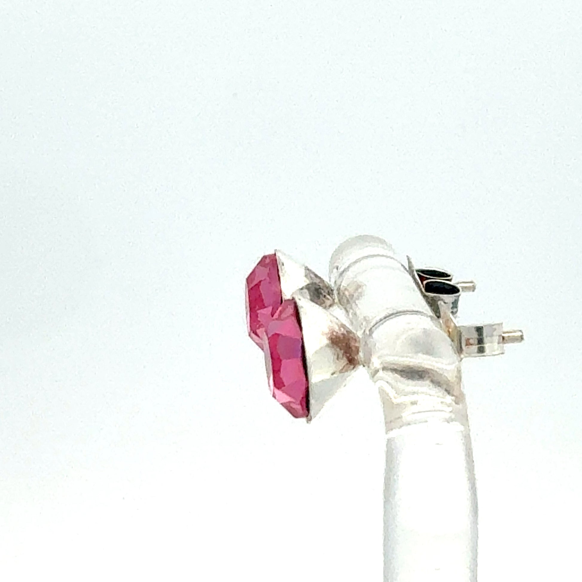 Damen Ohrring aus 925er Silber mit pinken Glassteinen - Detailansicht