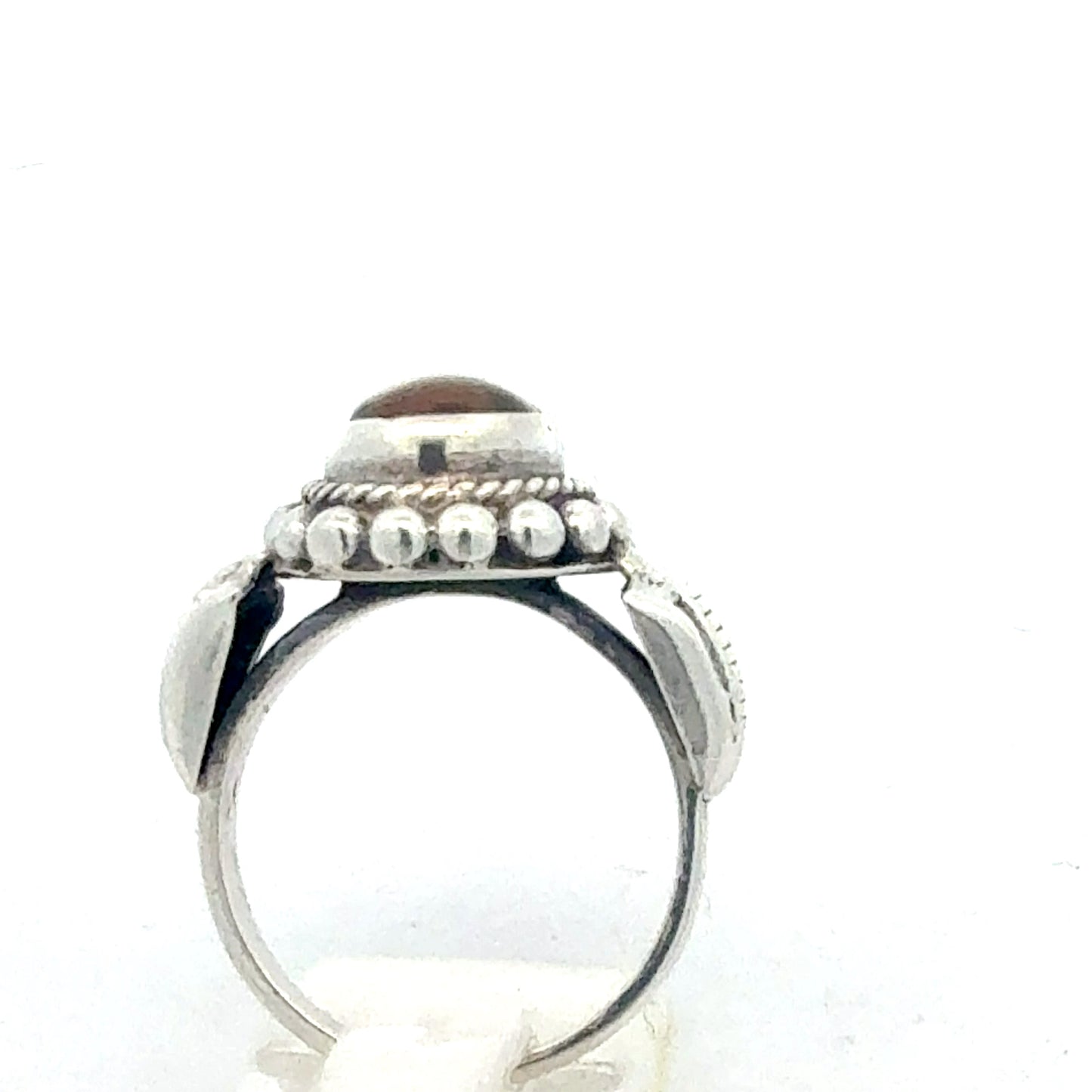 Innenseite des 925er Silberrings mit Stempel und glatter Verarbeitung

