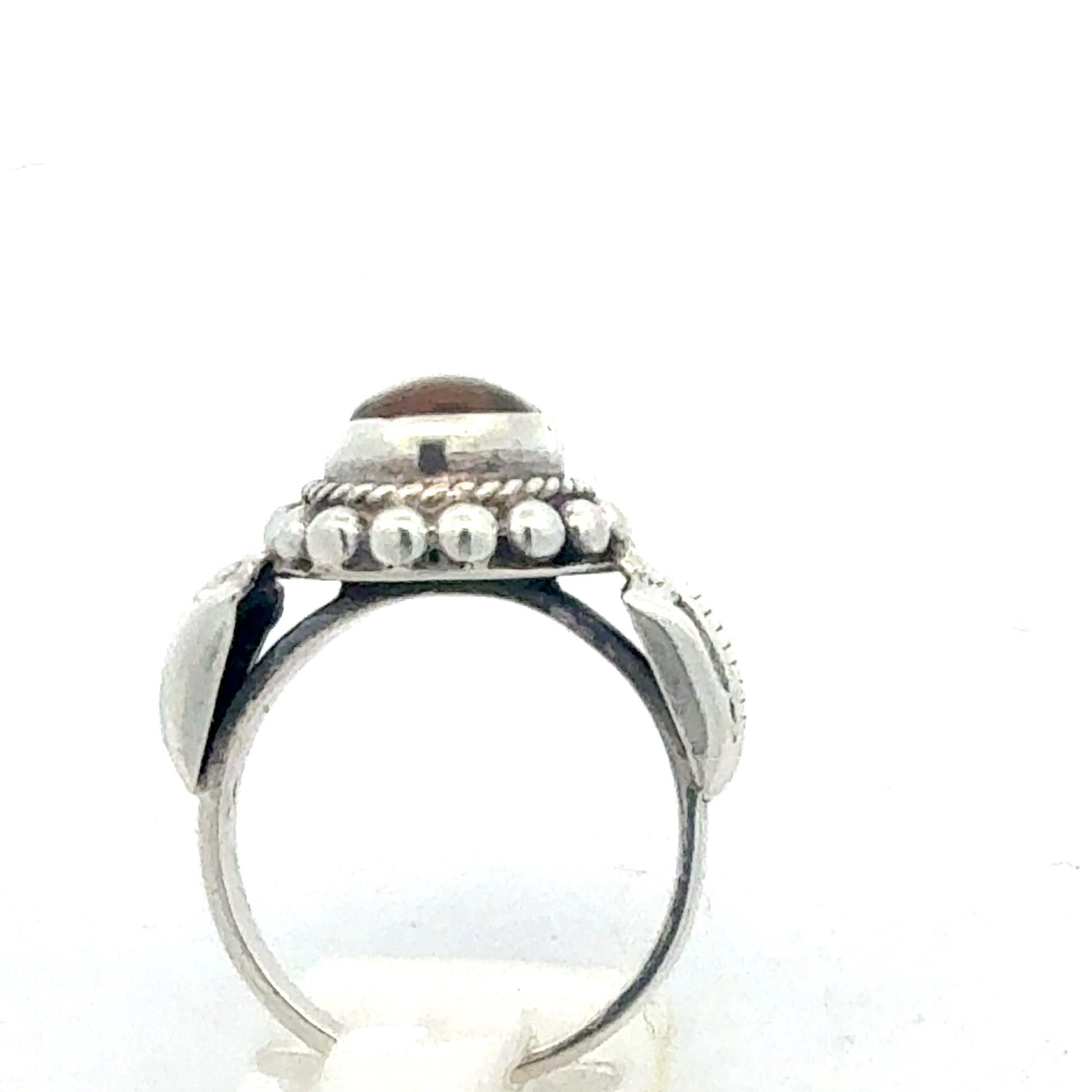 Innenseite des 925er Silberrings mit Stempel und glatter Verarbeitung

