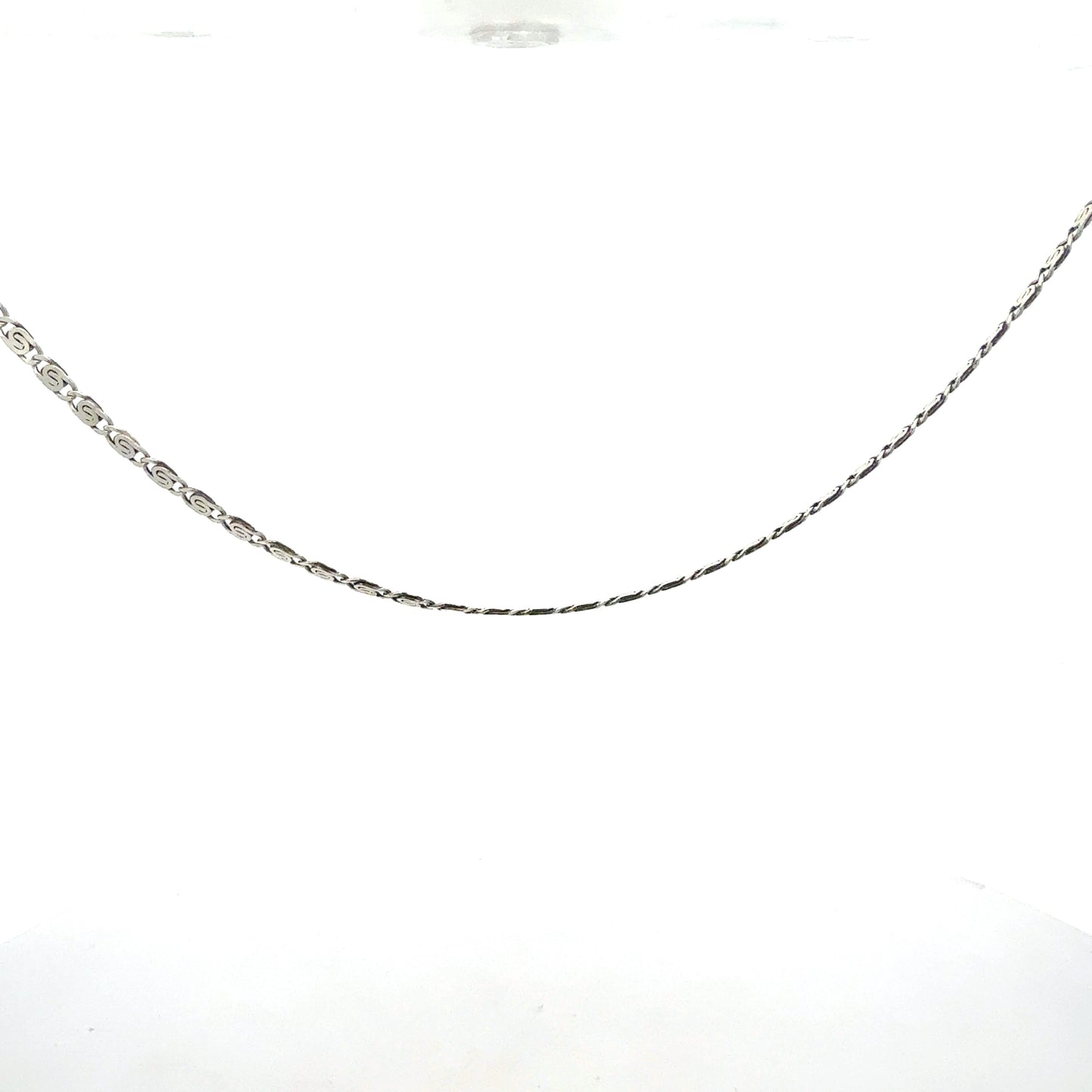 Sterling Silber Halskette 925 - Produktfoto auf weißem Hintergrund
