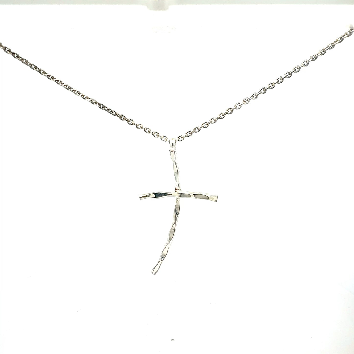 Detailansicht Kreuzanhänger aus 925er Sterlingsilber