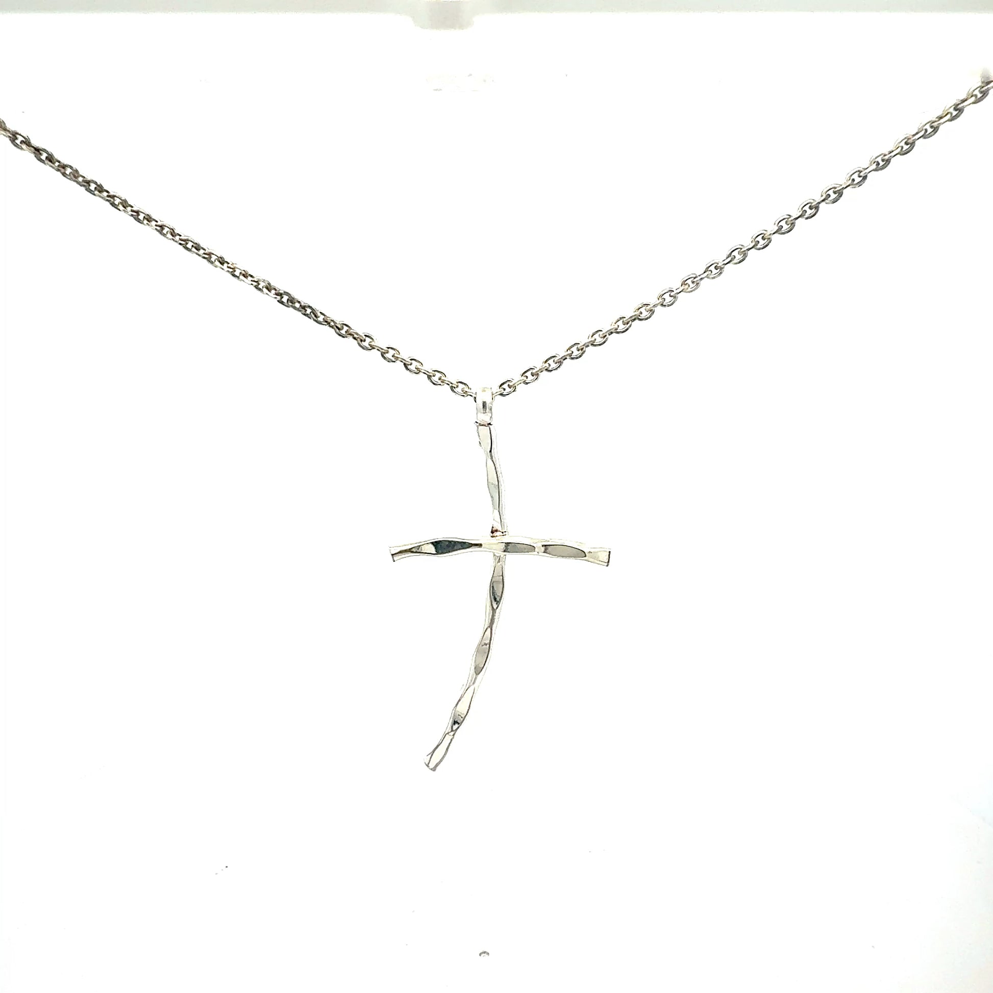 Detailansicht Kreuzanhänger aus 925er Sterlingsilber