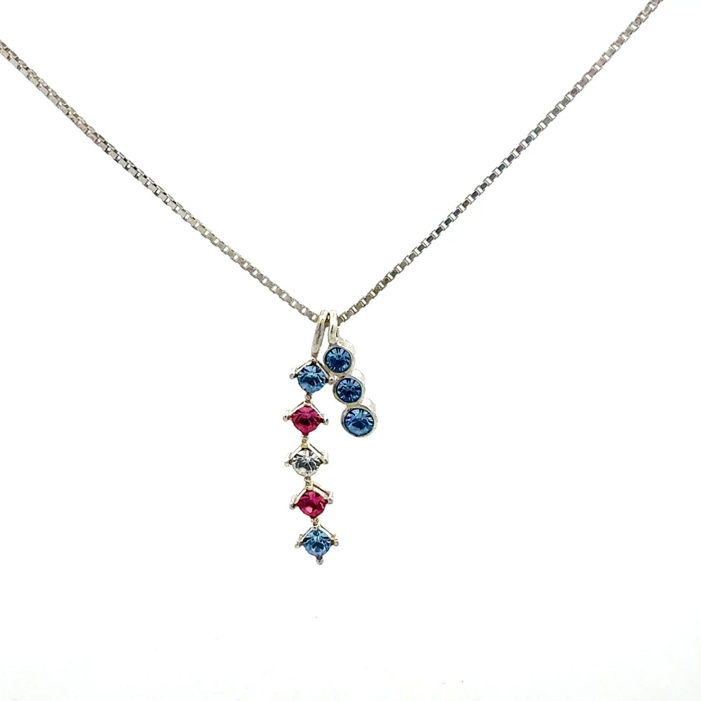 Silberkette 925 mit farbigen synthetischen Steinen – Detailansicht der Steine