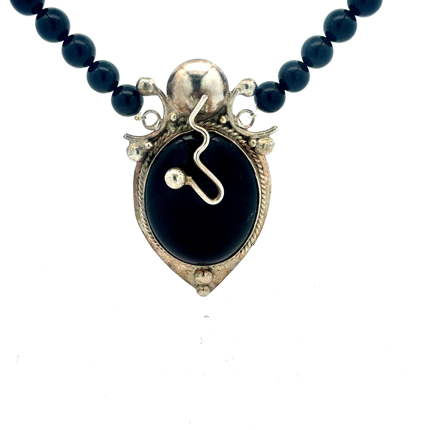 Schwarze Perlenkette aus 925er Silber mit Anhänger - Gesamtansicht