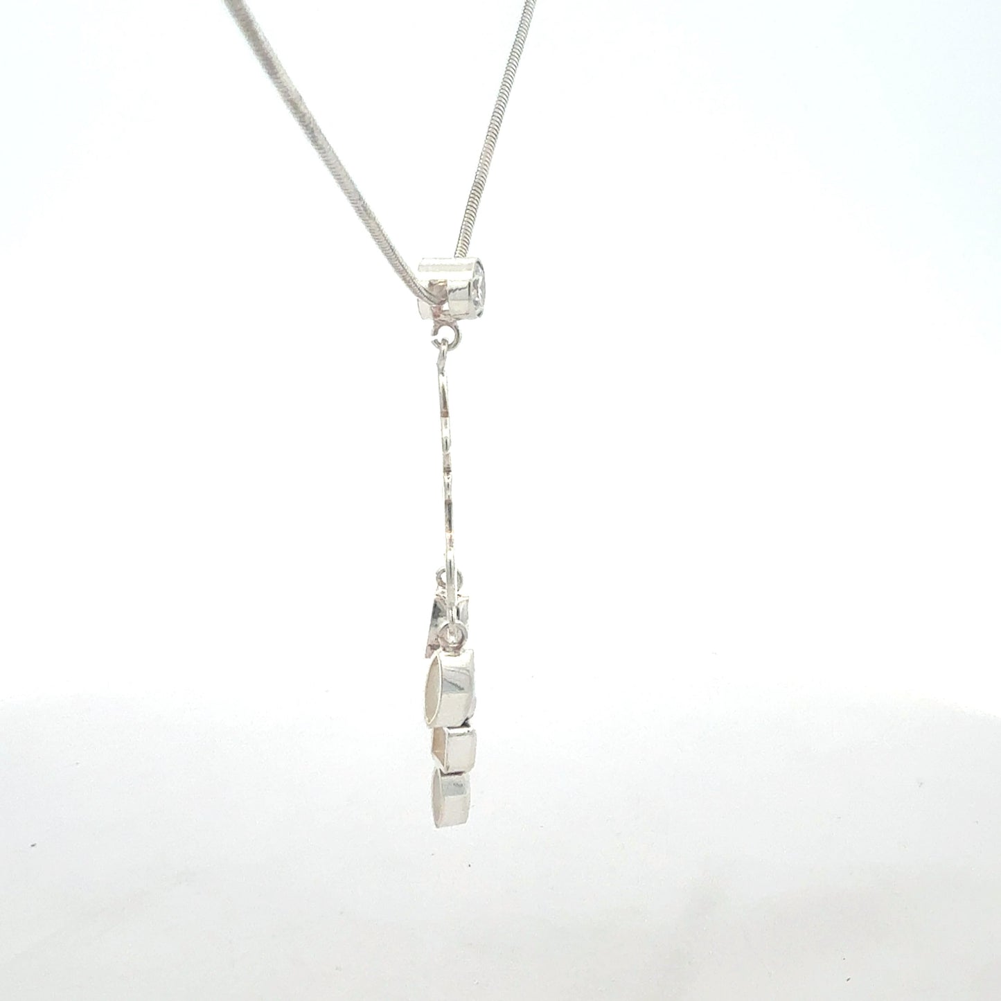 925 Silberkette mit Zirkonia-Anhänger 8,80 g – Seitenansicht