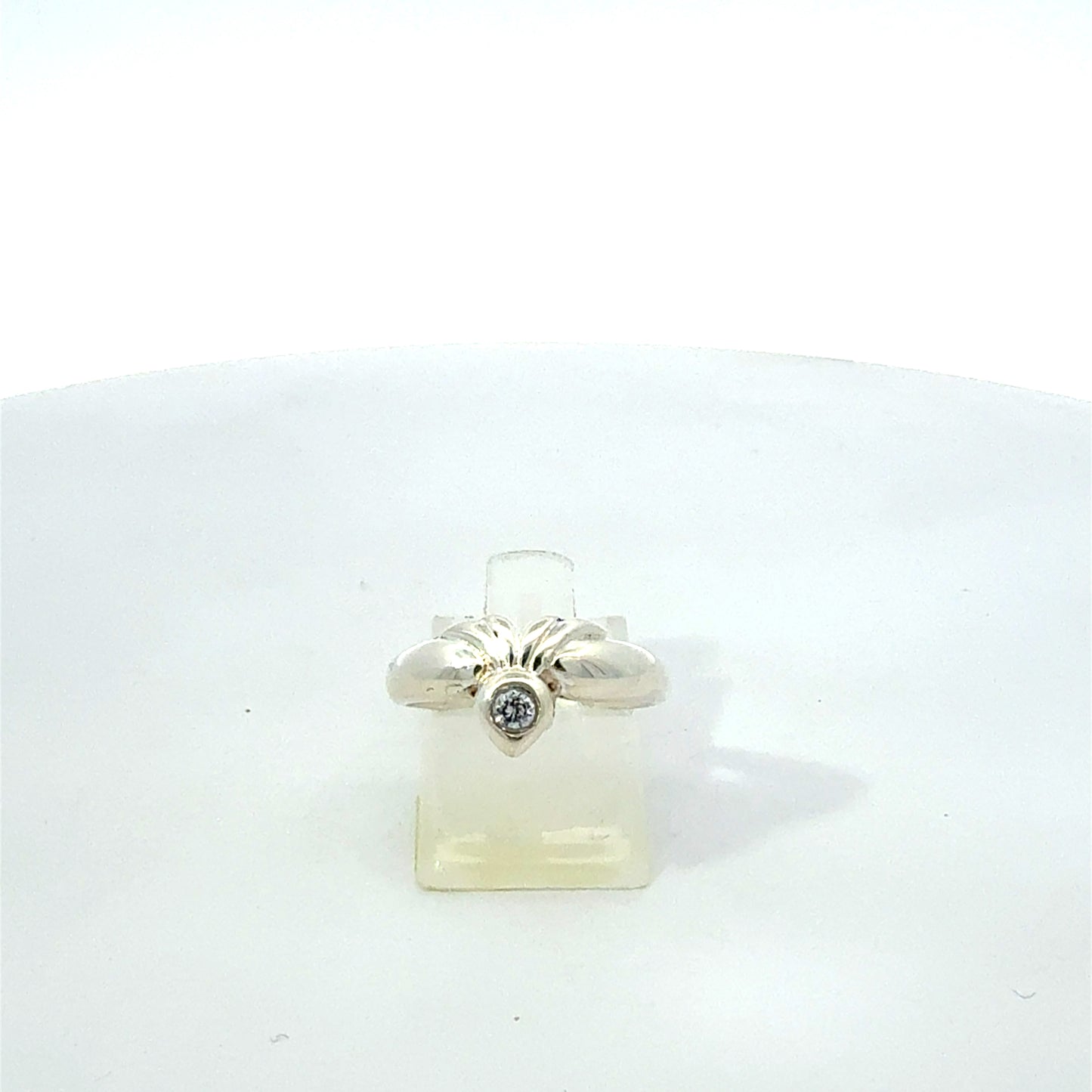 Ring aus 925er Silber mit Zirkonia, Ringgröße 52, Frontansicht