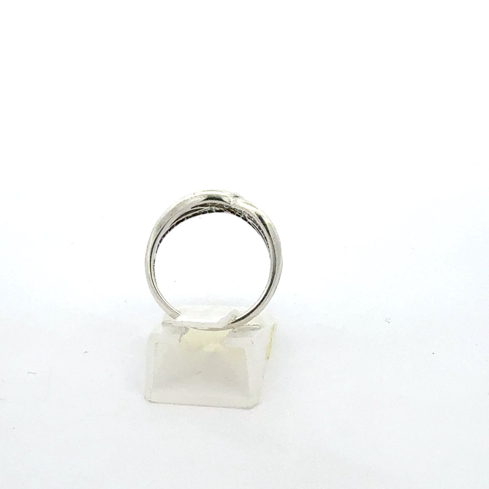 Sterling Silberring 925 - Nahaufnahme Verarbeitung und Zirkonia Rückseite
