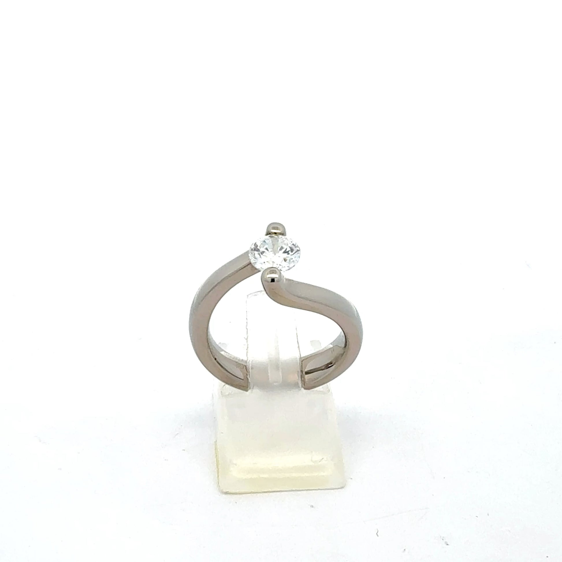 Sterling Silber Ring mit funkelnden Zirkonia-Steinen – Detailansicht
