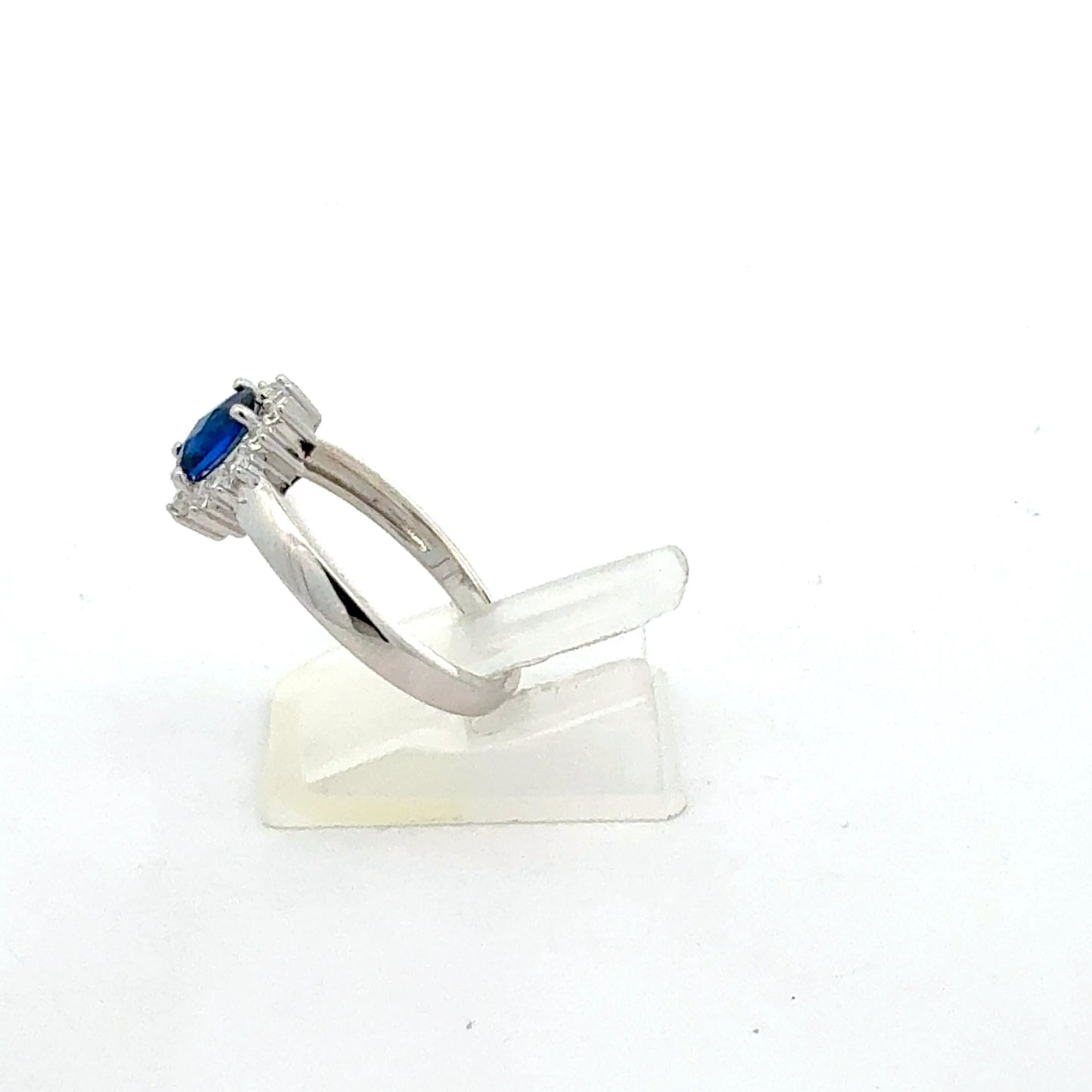 Silberring 925 mit blauem Stein und Zirkonia, Größe 60, Seitenansicht
