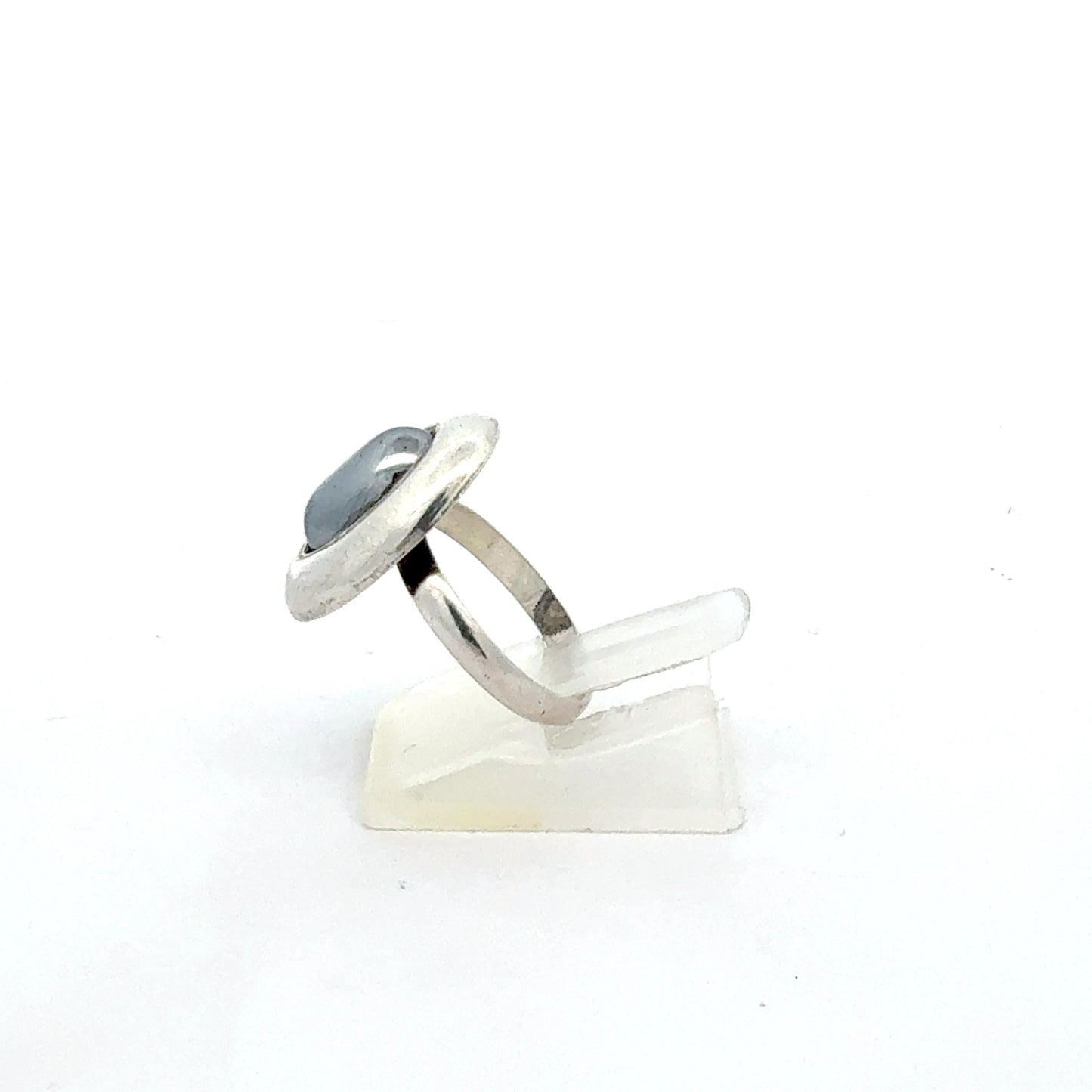 Silberring 925 Detailansicht, elegantes Design, Größe 53
