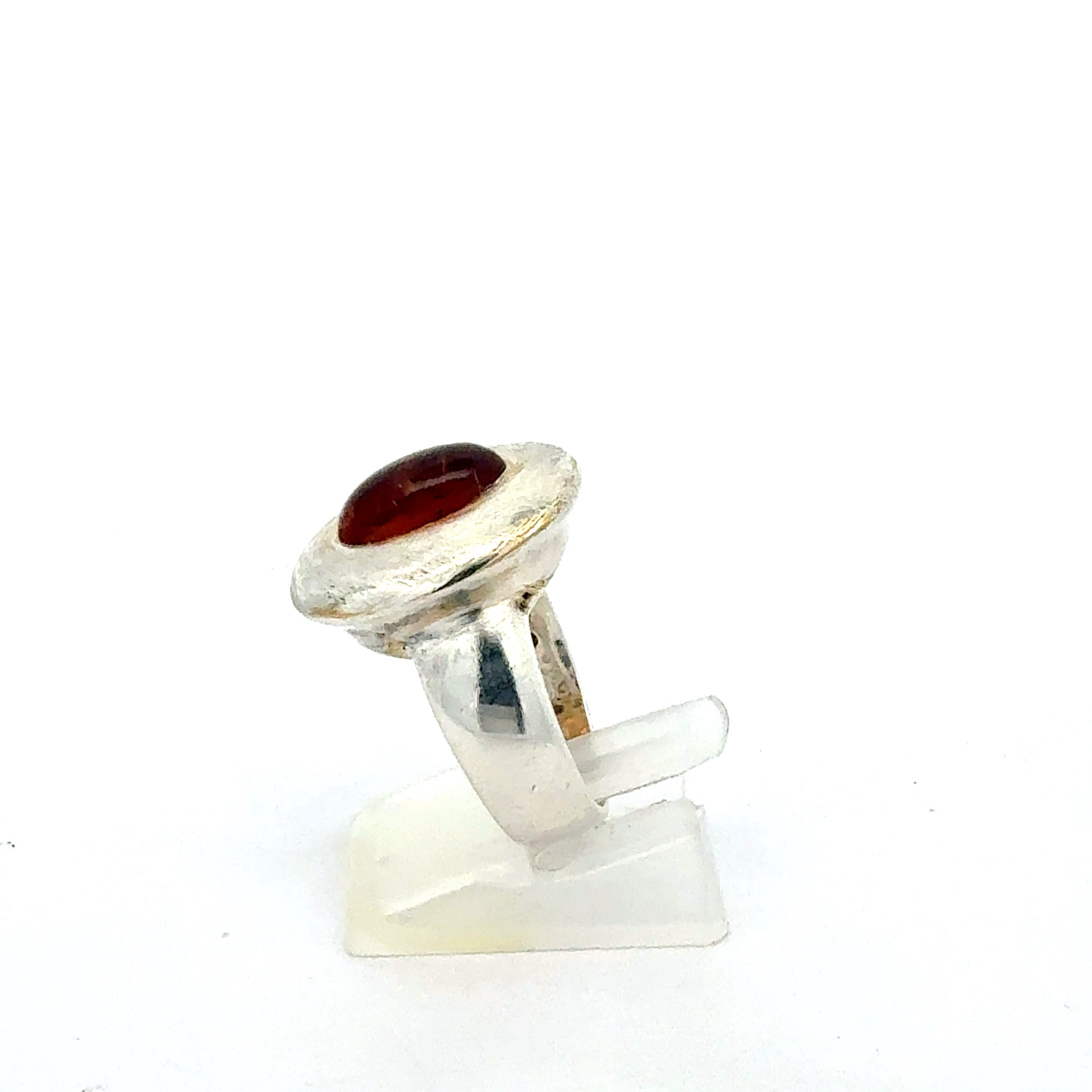 Sterling Silber Bernsteinring Detailansicht, handgefertigter Schmuck Seitenansicht