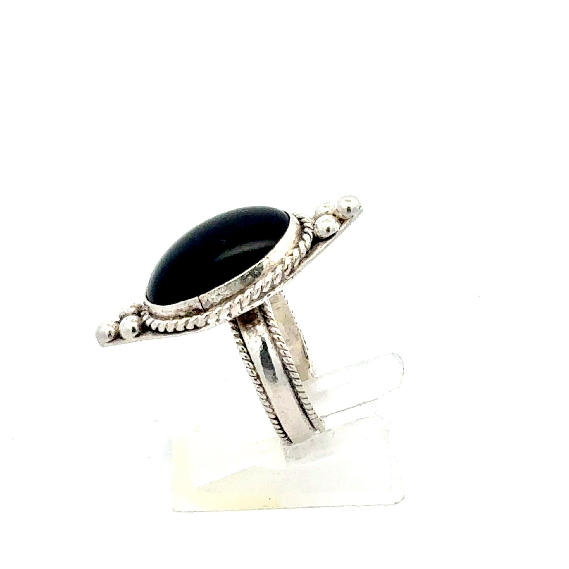 Seitenansicht des Onyx Silberrings, 8,89 g