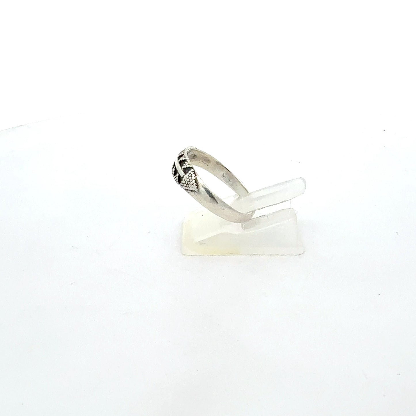 Eleganter Silberring 925 - Nahaufnahme der Verarbeitung
