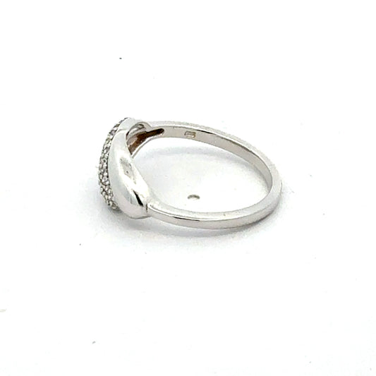 Silberringe 925 von Juwelier Alen mit Zirkonia in den Größen 52 und 58, zeigen glänzendes Design und feine Verarbeitung.