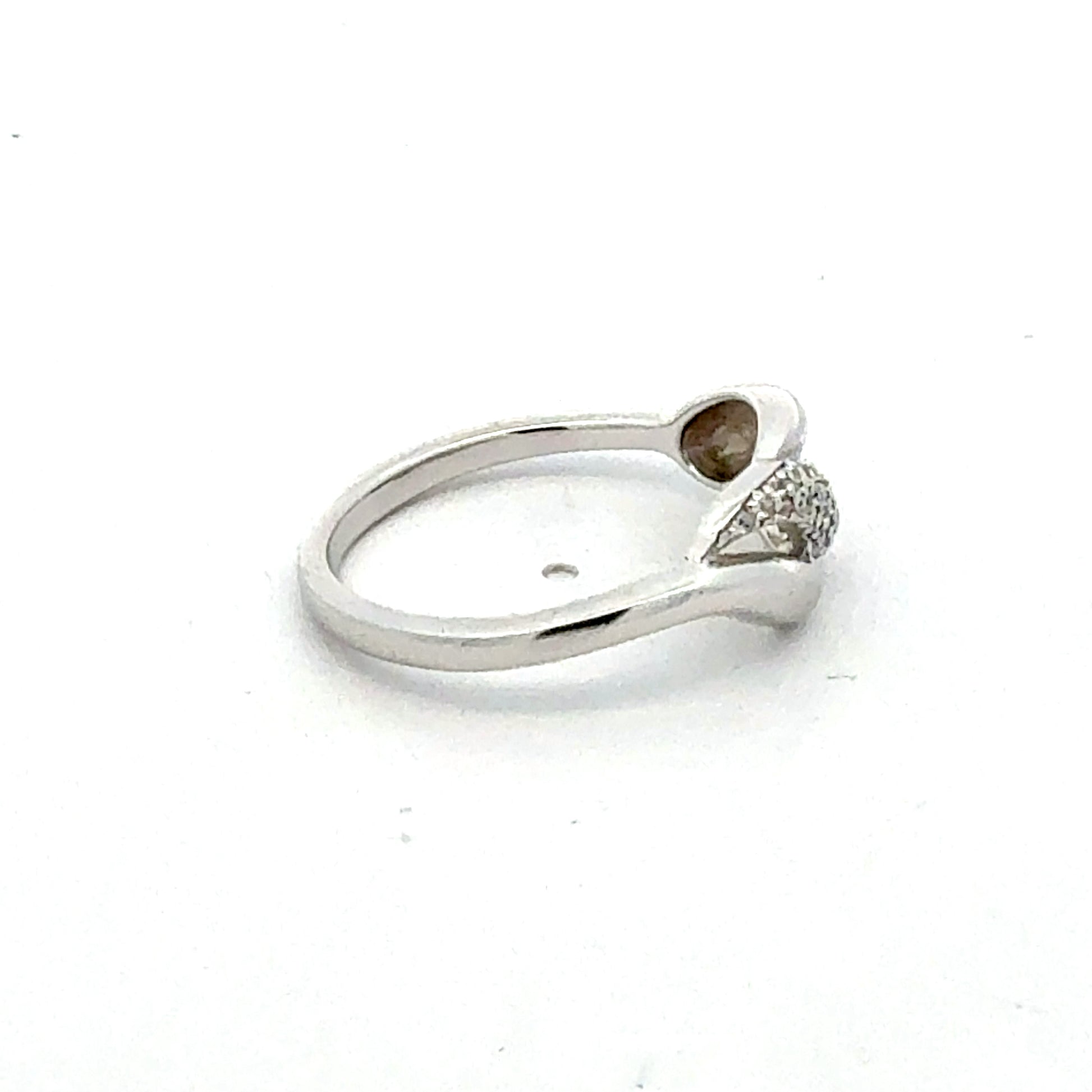 Silberring 925 mit Zirkonia von Juwelier Alen, in den Größen 52 und 58, zeigt funkelnde Details und elegantes Design.