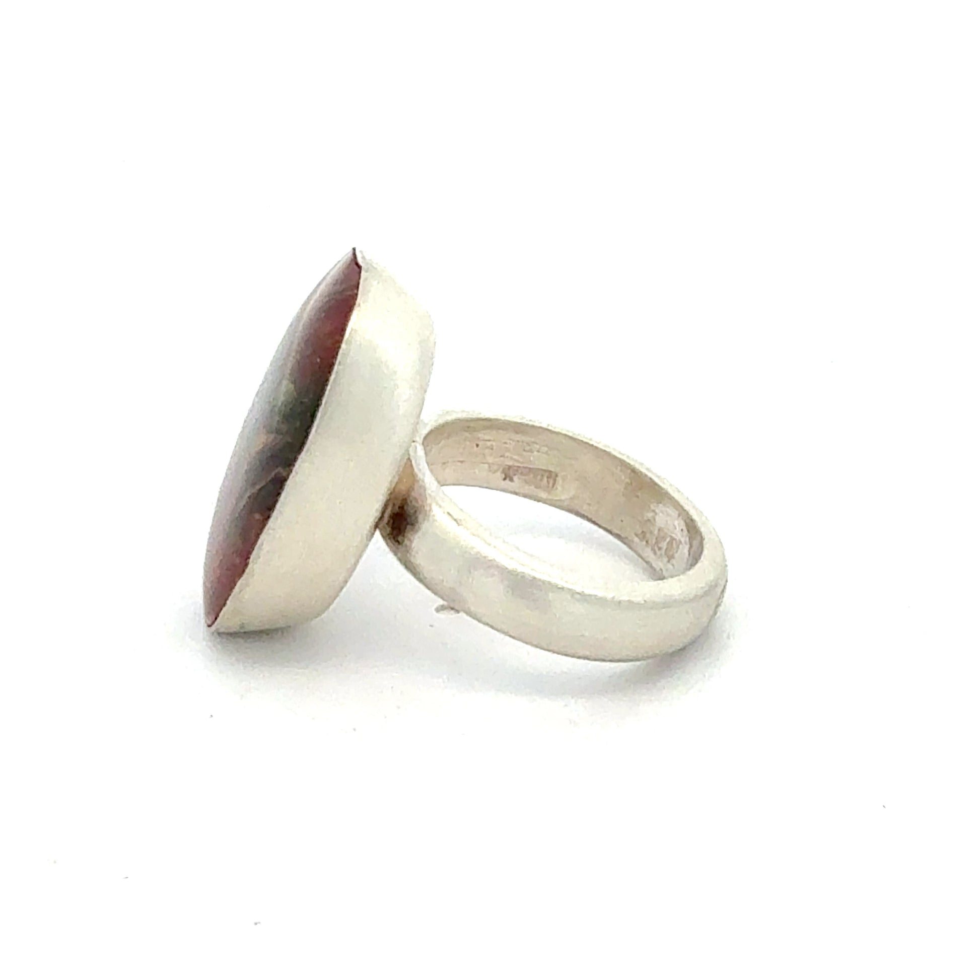 Silberring 925 von Juwelier Alen in Größe 52 mit rotem Stein und einem Gewicht von 10,45 g.