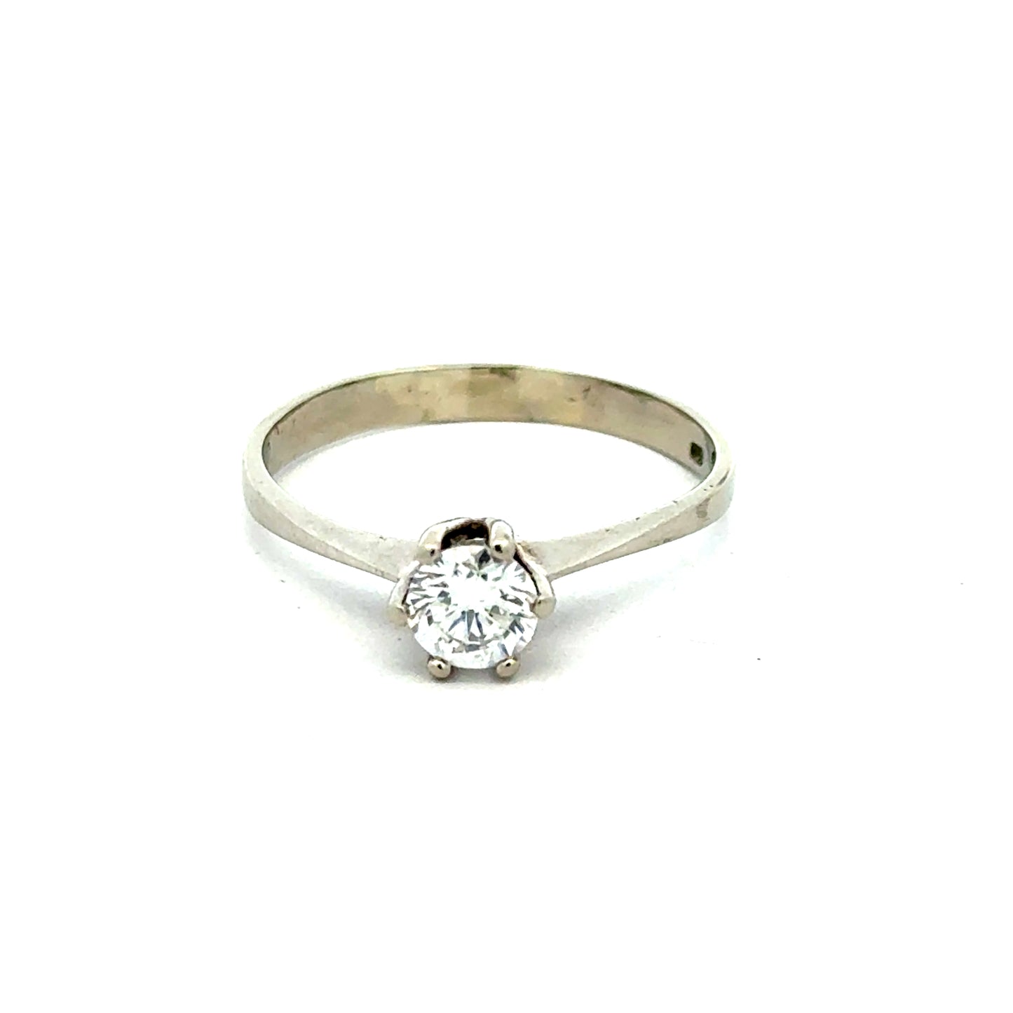 14K white gold solitaire ring by Juwelier Alen featuring a brilliant diamond approximately 0.52 ct.