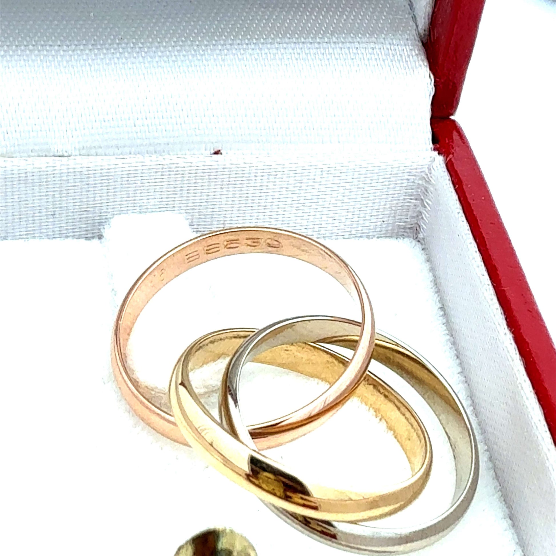 Goldring Cartier Trinity mit drei ineinander verschlungenen Ringen, elegantes Design, auf Bild UN-0825_8.jpg