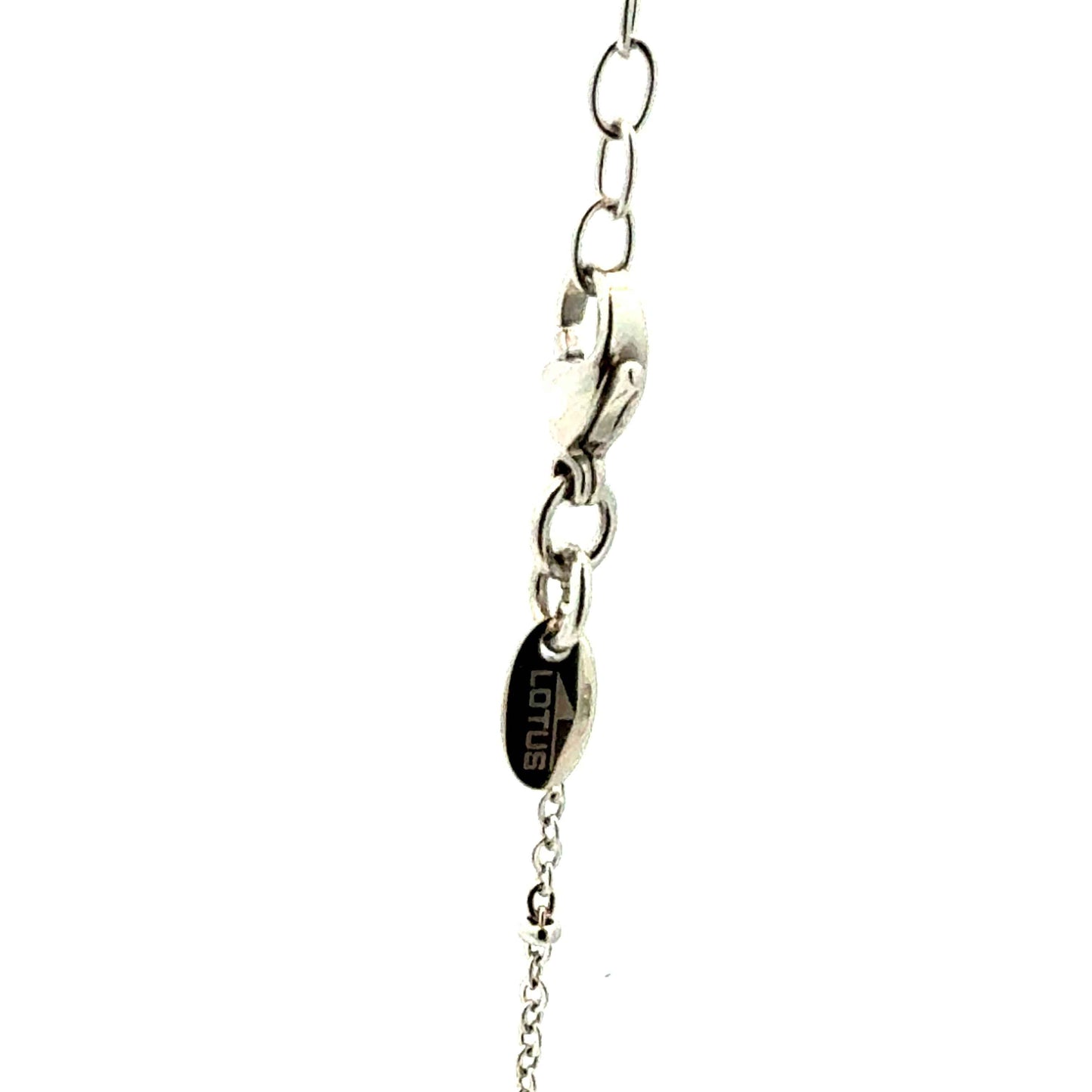 Edelstahl-Halskette mit 60 cm Länge und Herz-Anhänger mit Steinen, elegante Schmuckkette von Juwelier Alen.