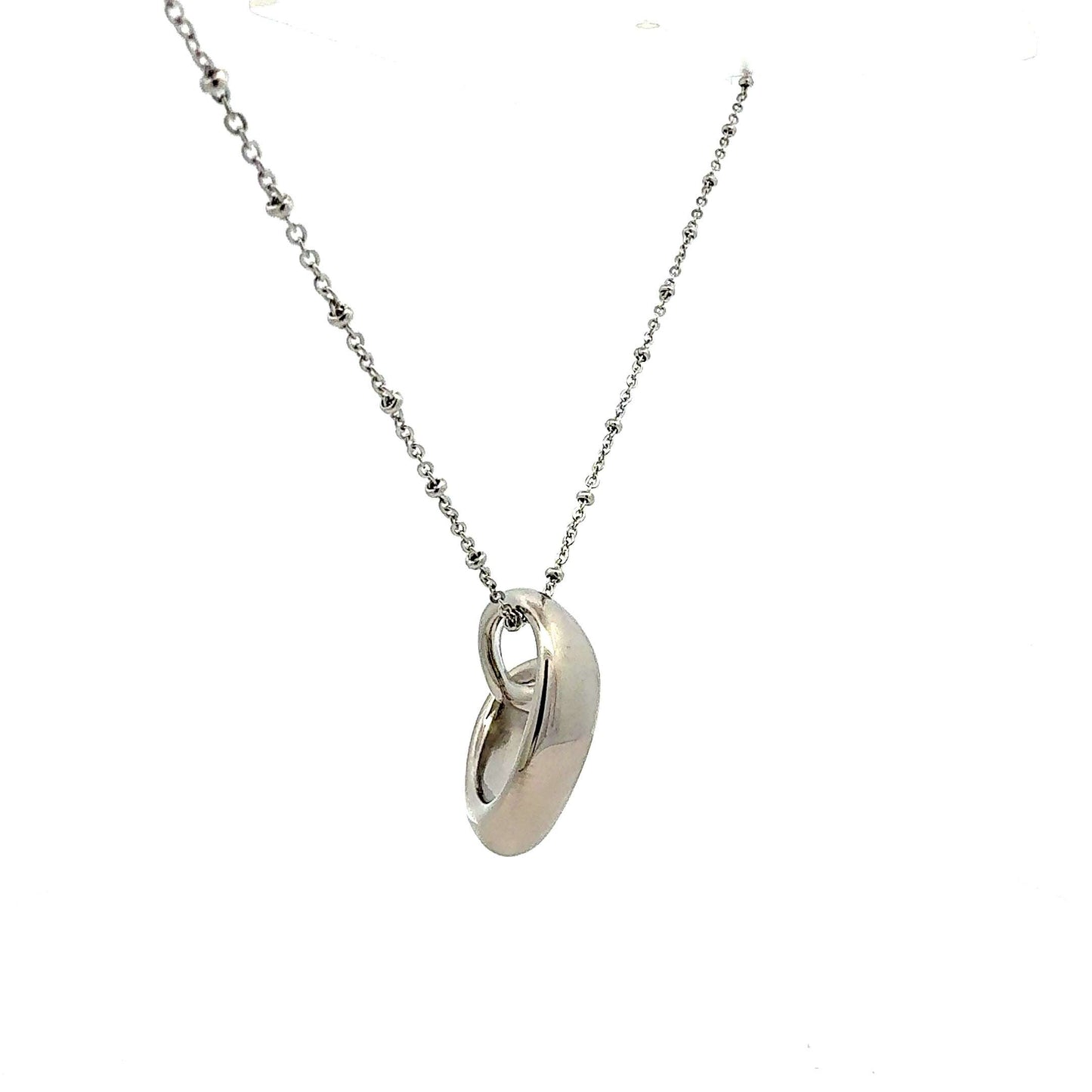 Edelstahl-Halskette mit 60 cm Herz-Anhänger und steinbesetztem Design, von Juwelier Alen, detailreiche Schmuckaufnahme