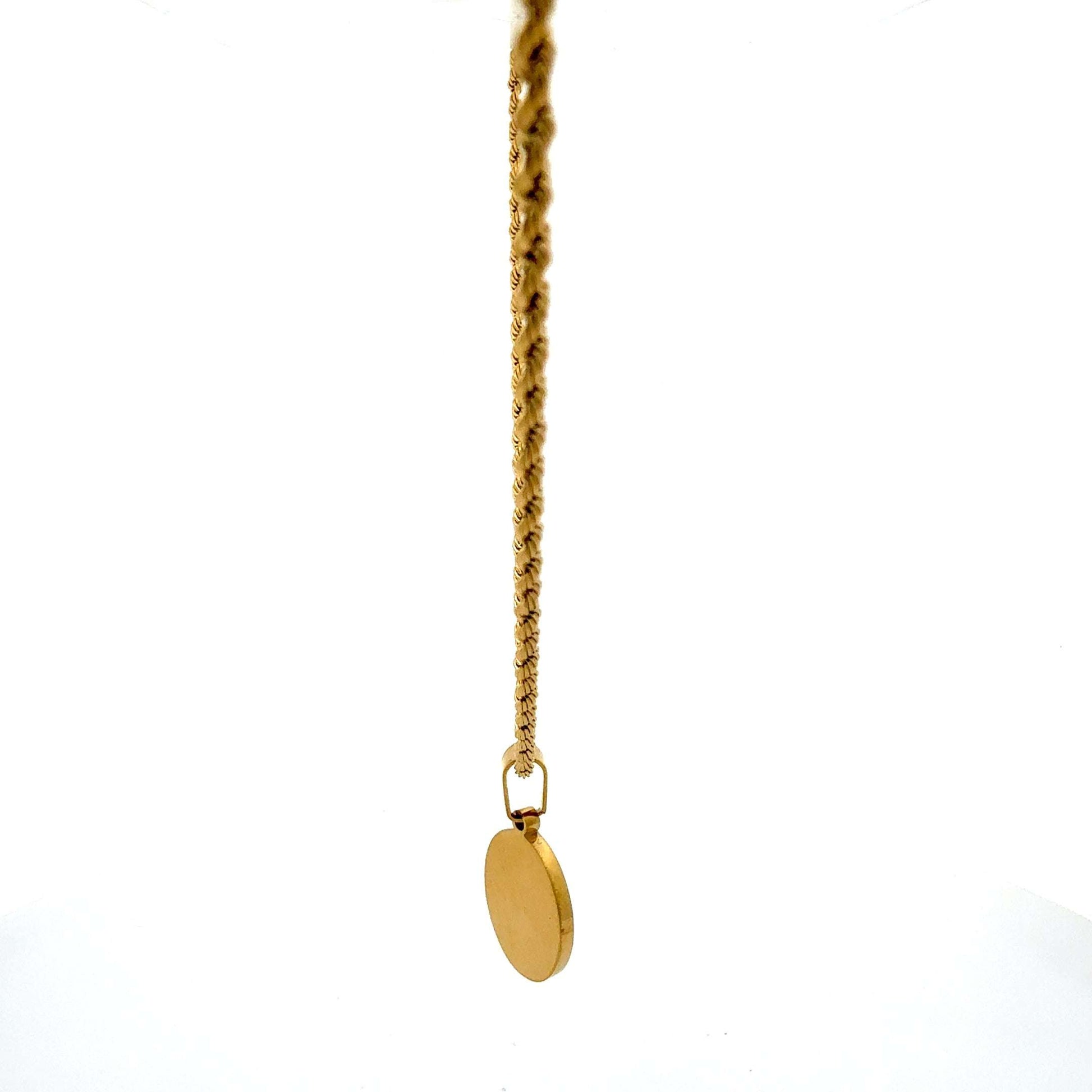 Vergoldete Edelstahl-Halskette mit Anhänger, 53 cm lang, von Juwelier Alen, elegante Schmuckkette auf weißem Hintergrund