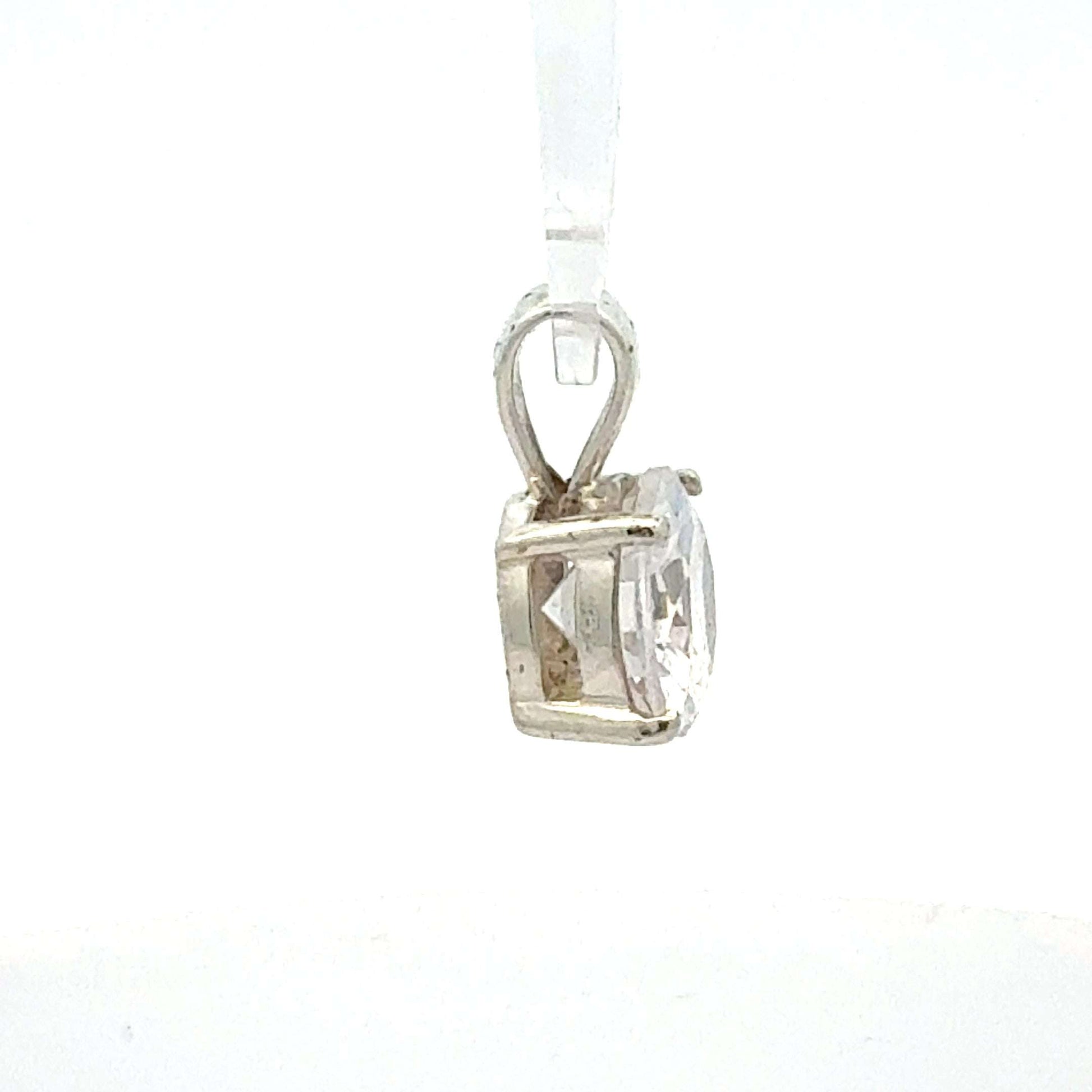 Silber 925 Anhänger mit Zirkonia, filigranes Schmuckstück, von Juwelier Alen, zeigt funkelnde Details auf dem Bild