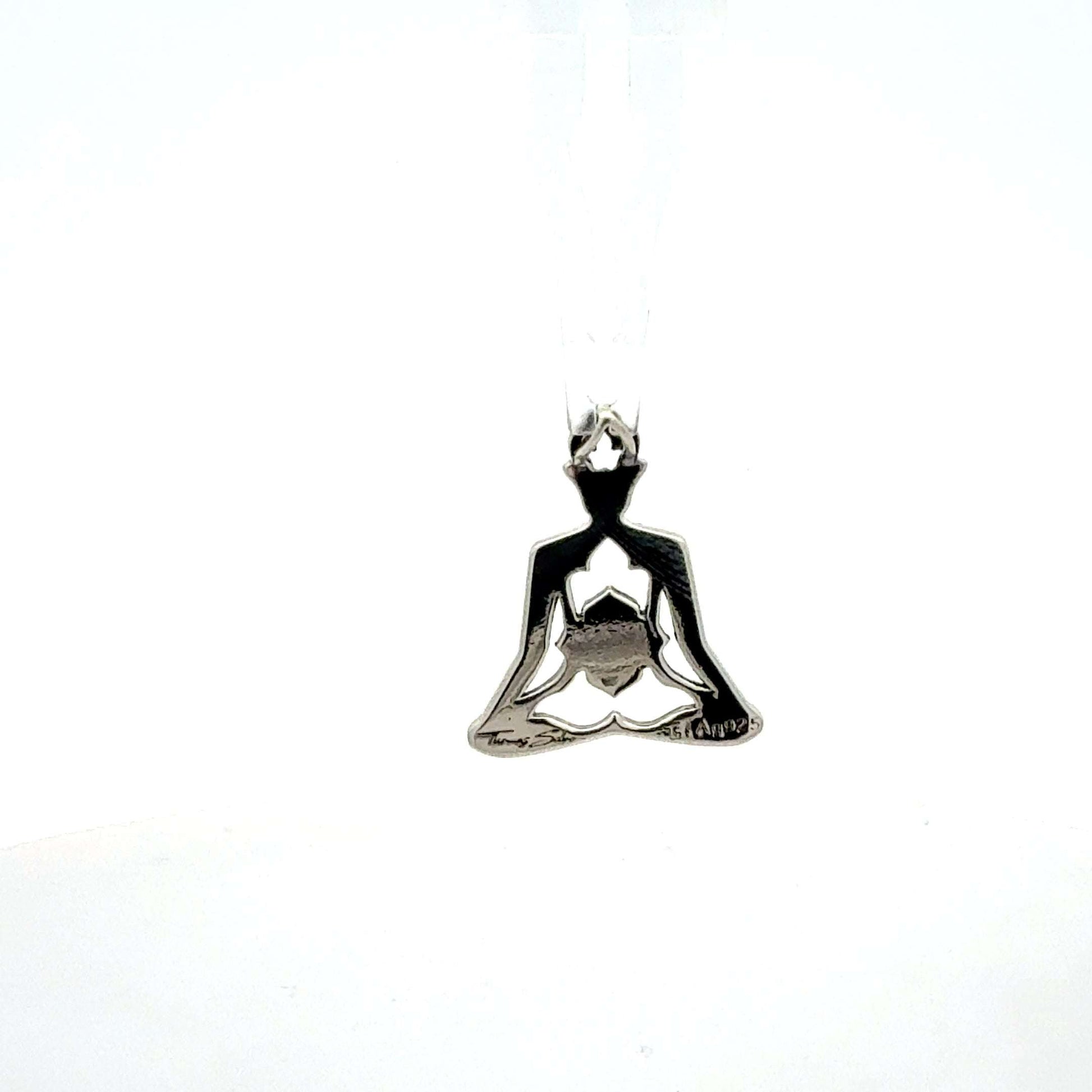 Silber 925 Anhänger mit Yoga-Position, filigran gearbeitet, Juwelier Alen, 1,80 g, detailreiche Schmuckfigur.