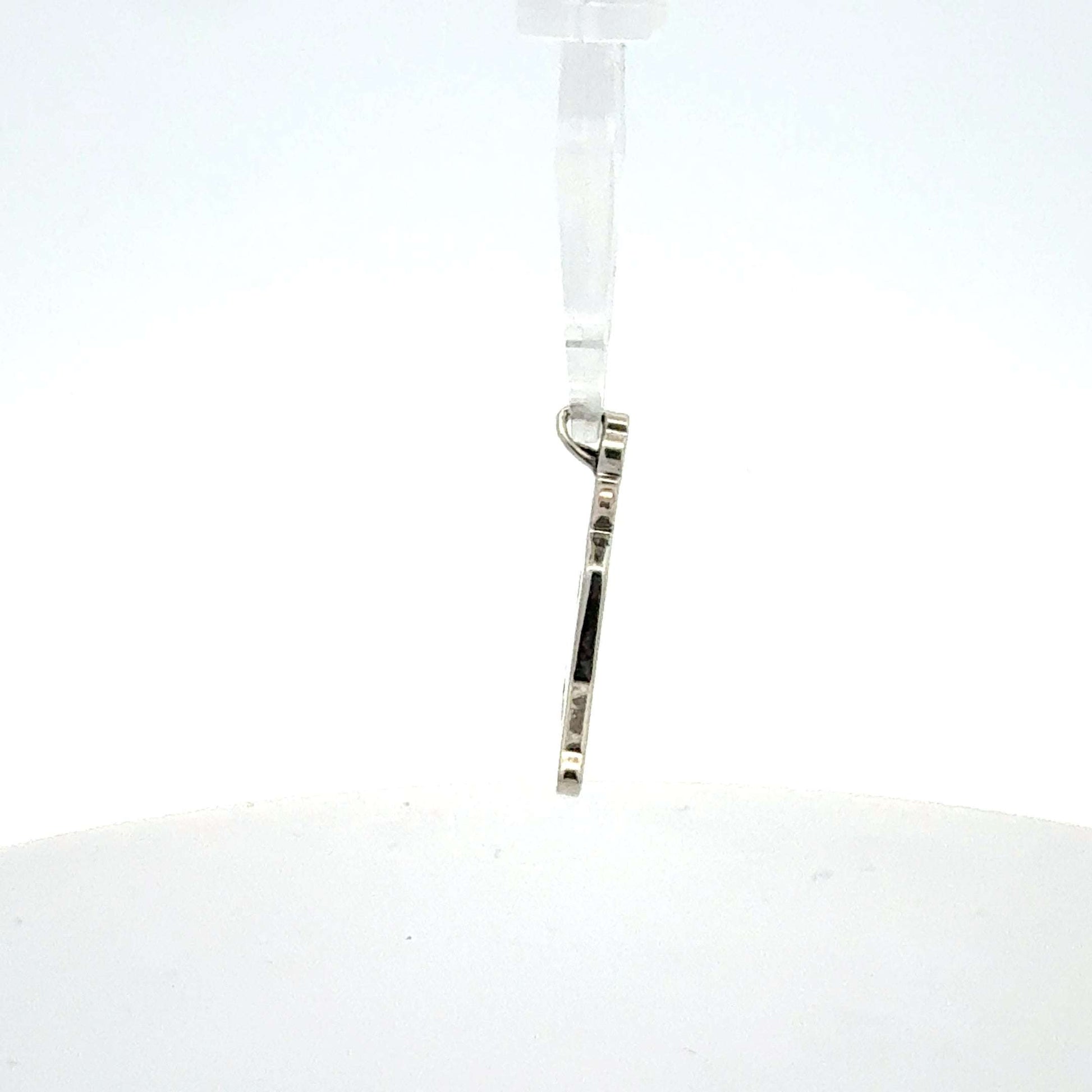 Silberanhänger 925 in Yoga-Position, ca. 1,80 g, mit detailreicher Gestaltung, von Juwelier Alen.