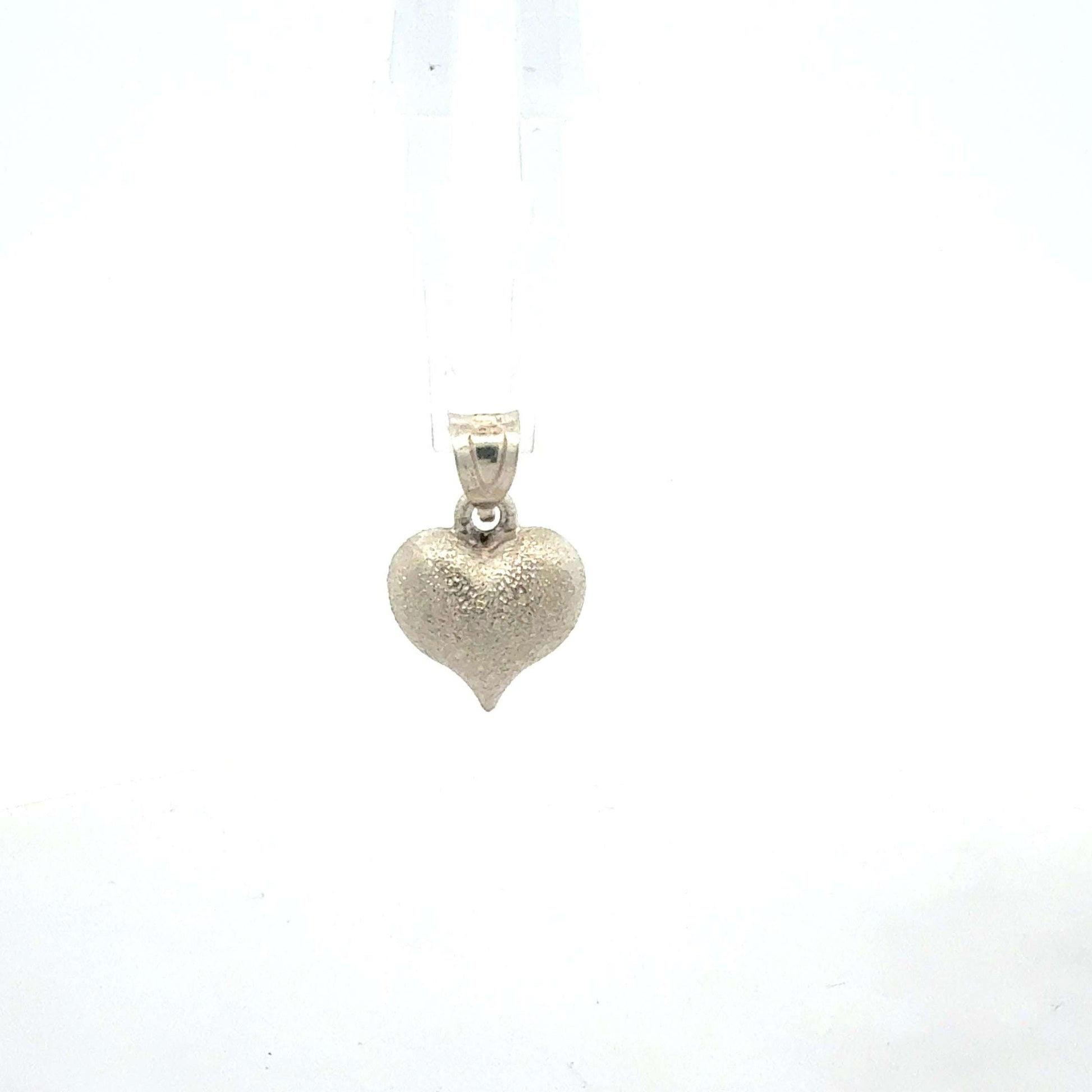 Silber 925 Anhänger in Herzform, ca. 1,56 g, von Juwelier Alen, glänzender Schmuckanhänger aus Silber.