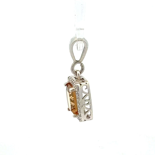 Silber 925 Anhänger mit Zultanit Farbwechsel-Stein, elegantes Schmuckstück, von Juwelier Alen, auf hellem Hintergrund sichtbar