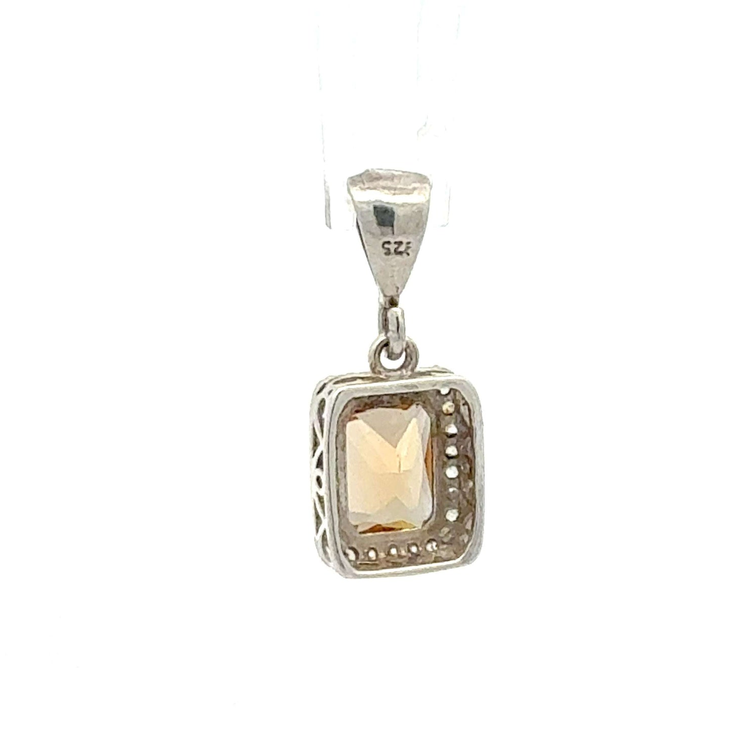 Silber 925 Anhänger mit Zultanit Farbwechsel-Stein, 1,65 g, von Juwelier Alen, detailreiche Schmuckdetailaufnahme