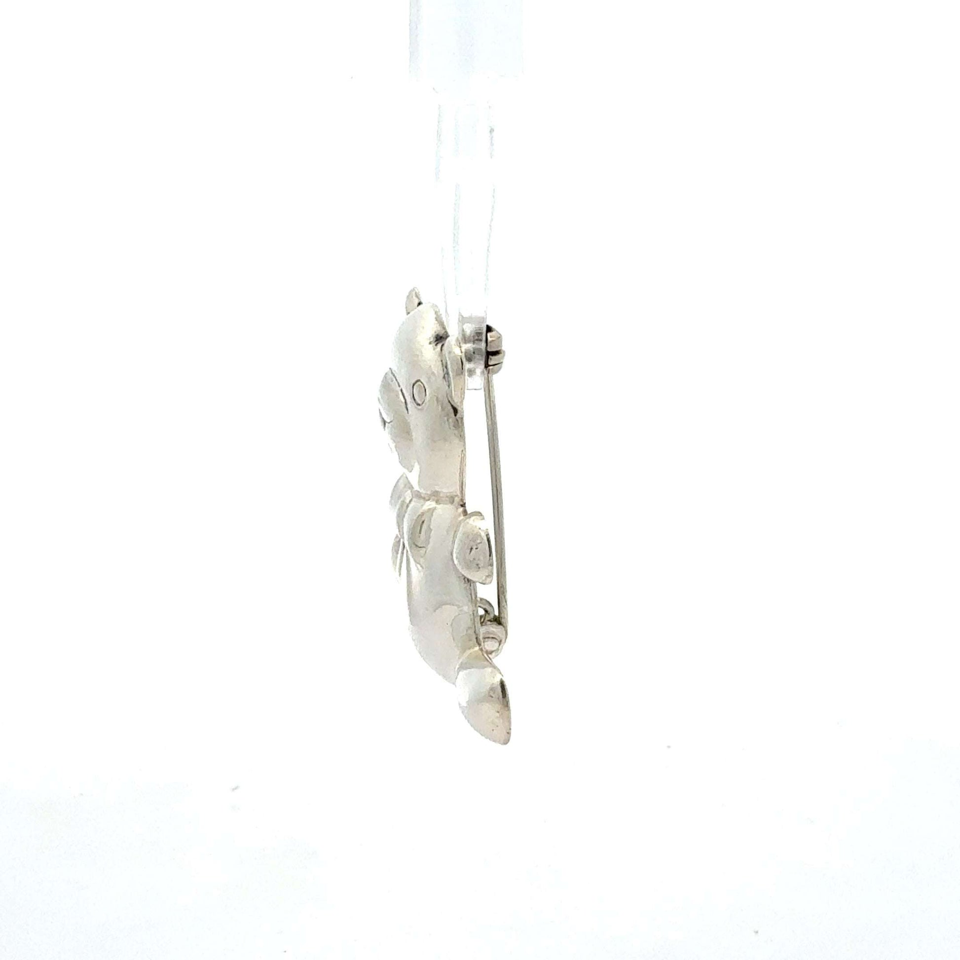 Silberne Bär Brosche aus 925er Silber, Gewicht 5,24 g, detailreiche Schmuckbrosche von Juwelier Alen.
