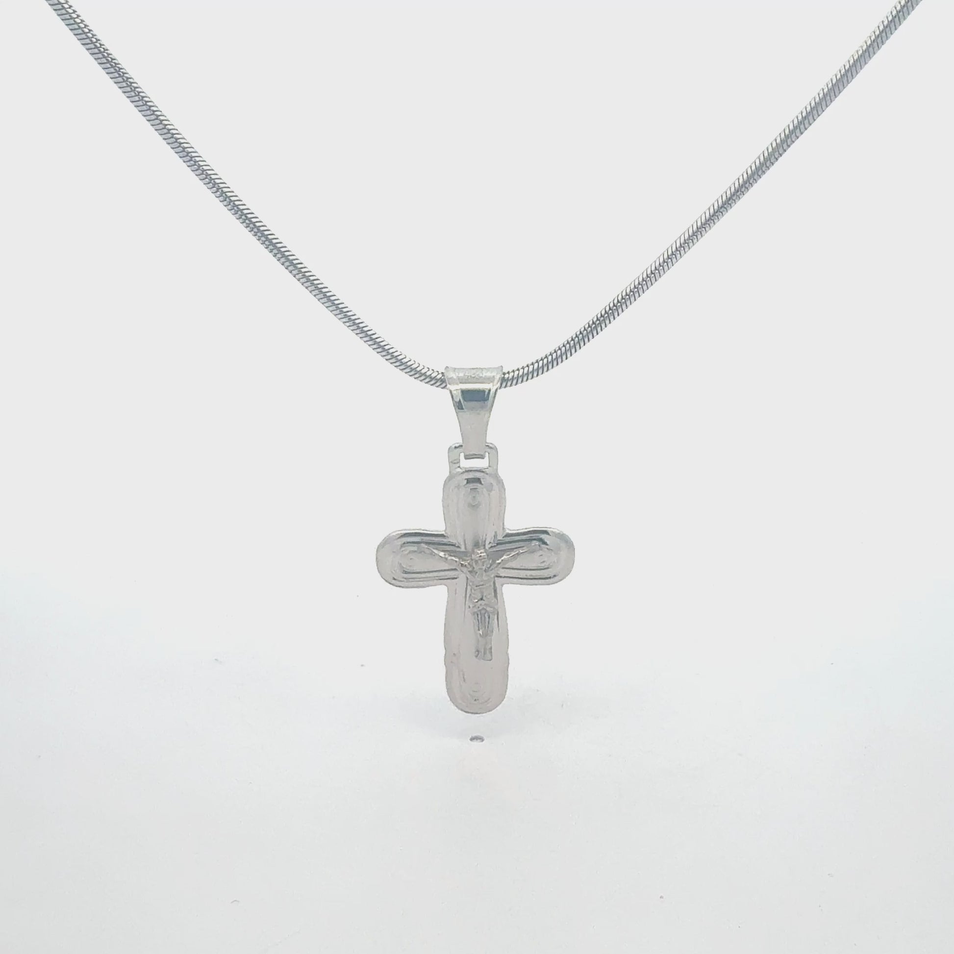Silberkette 925 Kreuz-Anhänger 45cm - Produktvideo zeigt Details