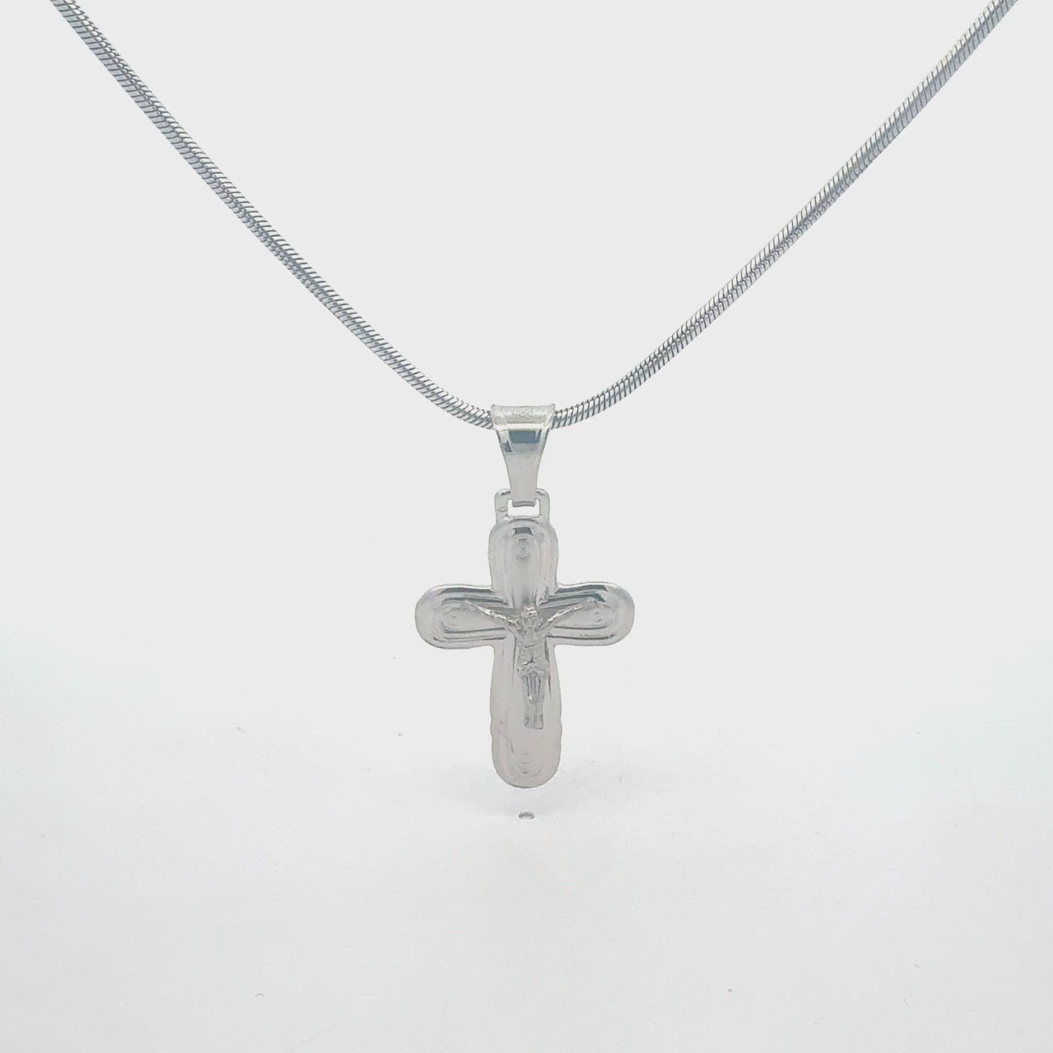 Silberkette 925 Kreuz-Anhänger 45cm - Produktvideo zeigt Details