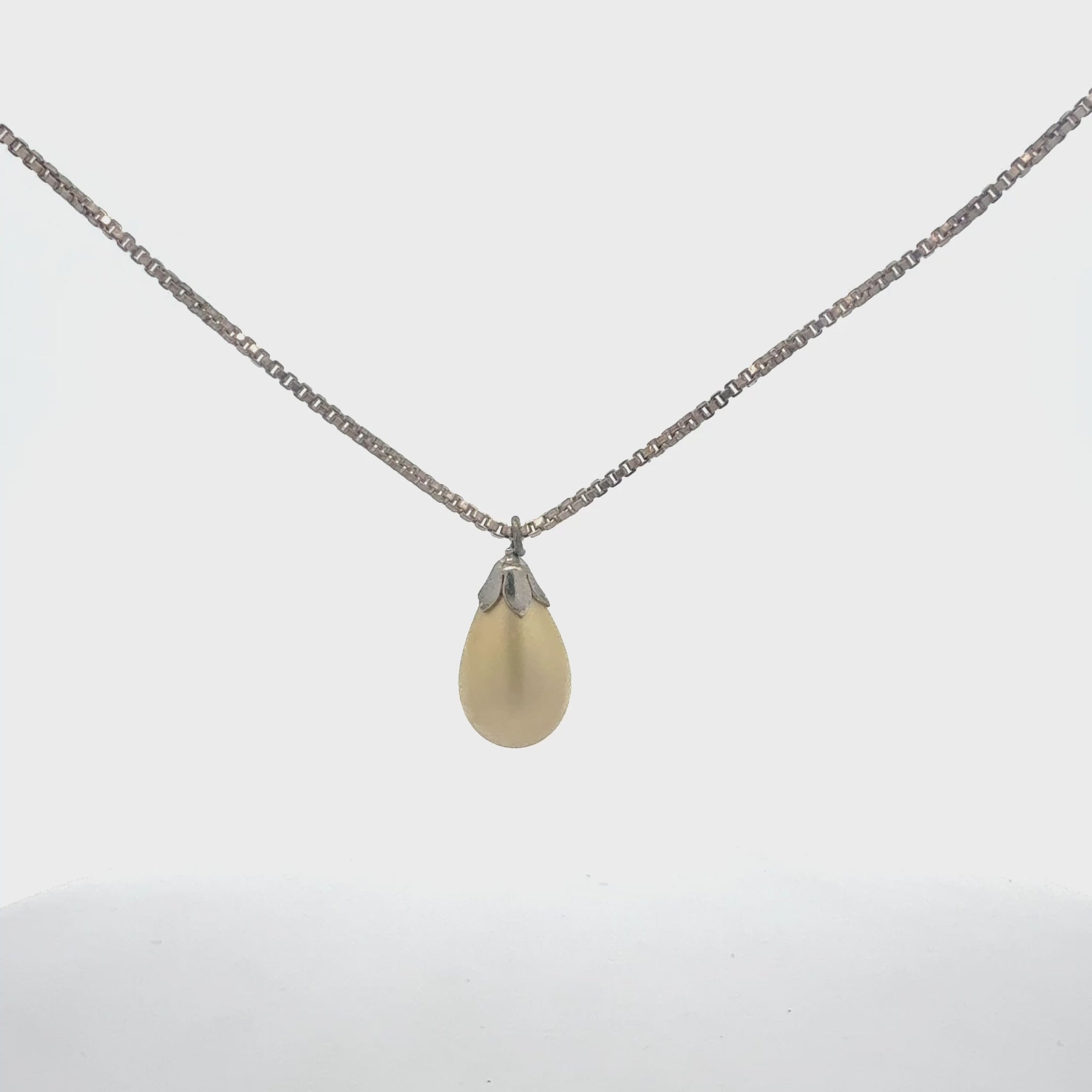 Silberkette 925 mit Perlen-Anhänger 360 Grad Detailansicht