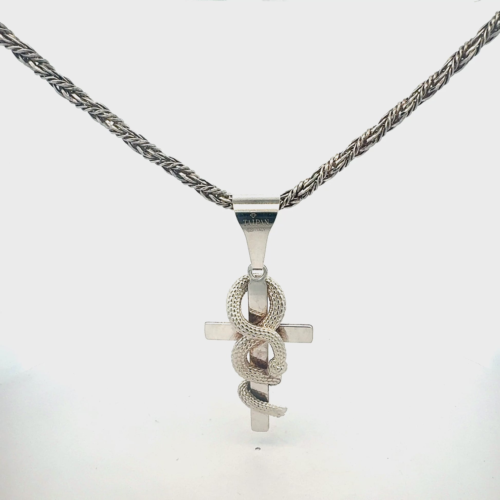 Massive Silberkette Taipan mit Kreuz aus 925 Sterlingsilber, in Bewegung