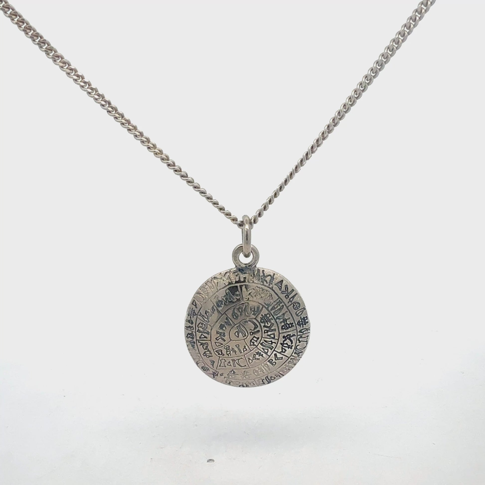 Silberkette 925 mit Phaistos Anhänger - Produktvideo zeigt Details und Verarbeitung